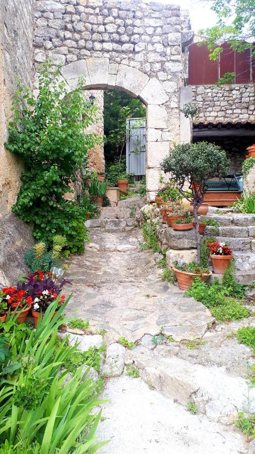 La Garde Adhemar, L'Escalier Medieval מראה חיצוני תמונה