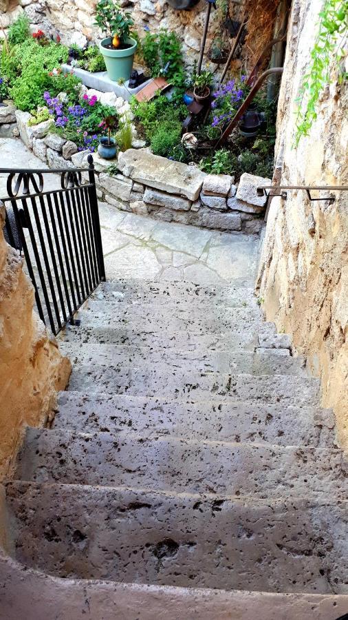 La Garde Adhemar, L'Escalier Medieval מראה חיצוני תמונה