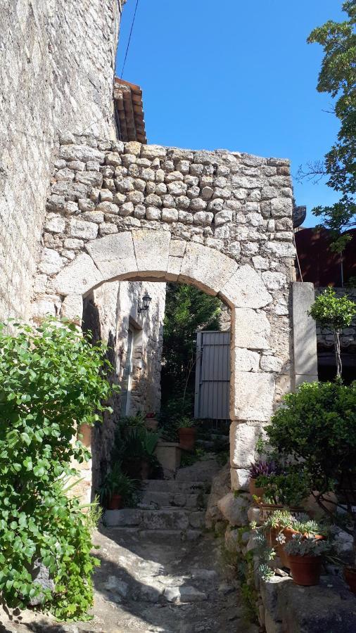 La Garde Adhemar, L'Escalier Medieval מראה חיצוני תמונה