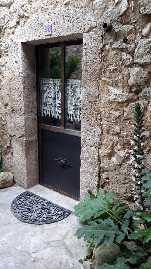 La Garde Adhemar, L'Escalier Medieval מראה חיצוני תמונה