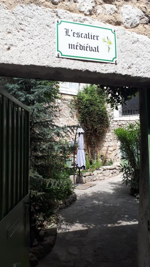 La Garde Adhemar, L'Escalier Medieval מראה חיצוני תמונה