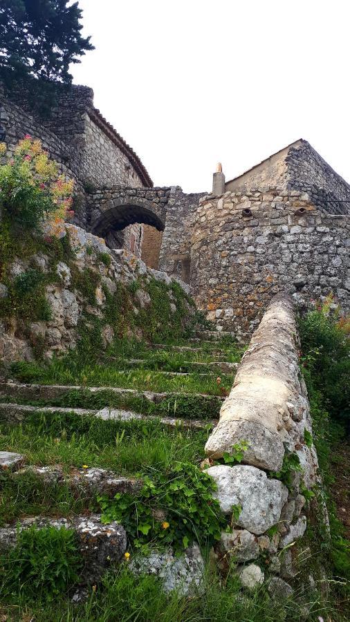 La Garde Adhemar, L'Escalier Medieval מראה חיצוני תמונה