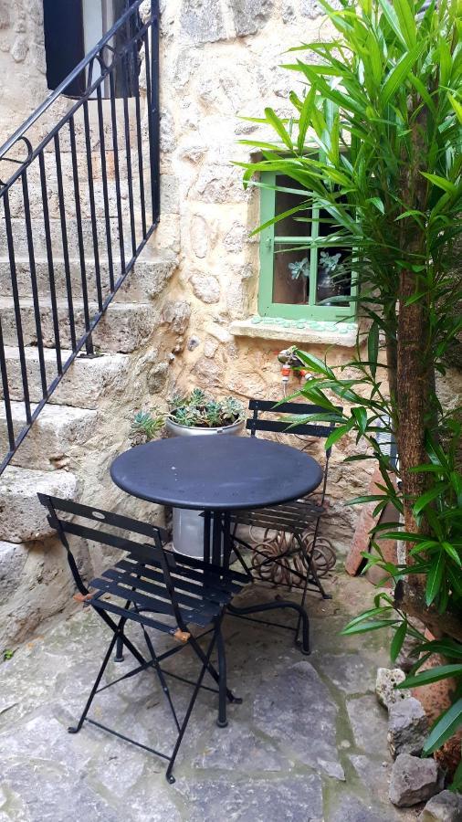 La Garde Adhemar, L'Escalier Medieval מראה חיצוני תמונה