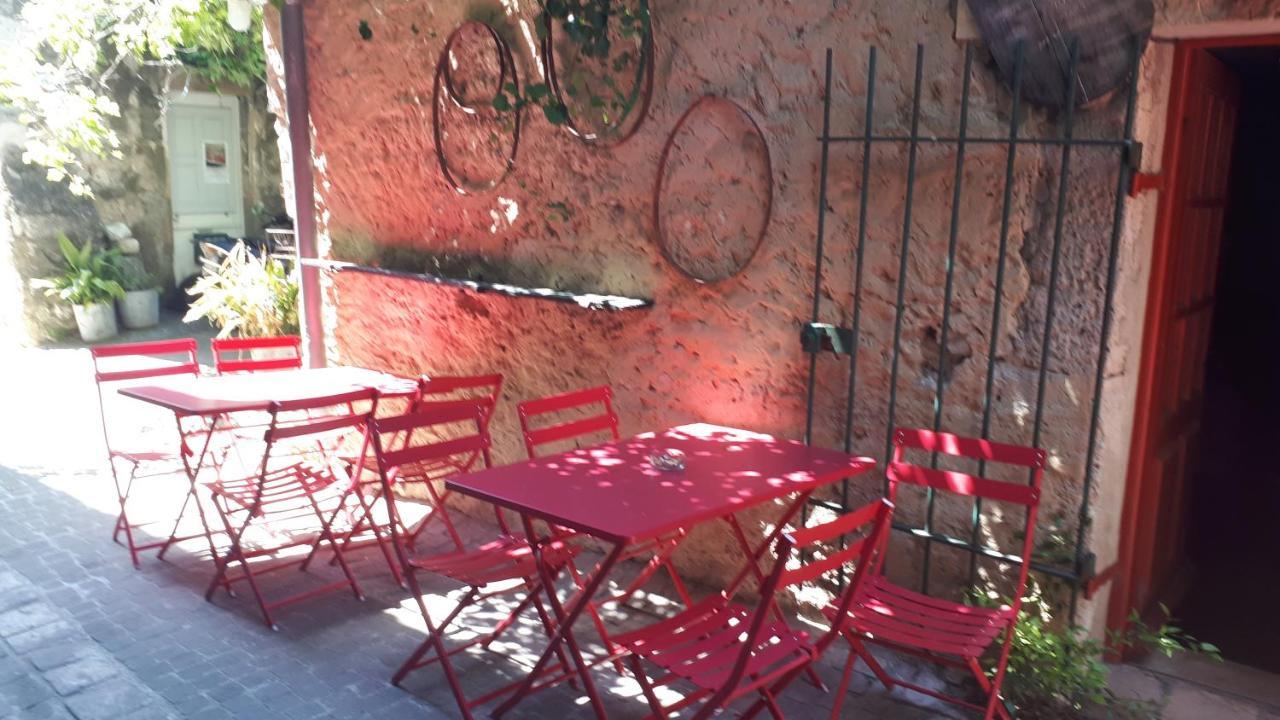 La Garde Adhemar, L'Escalier Medieval מראה חיצוני תמונה