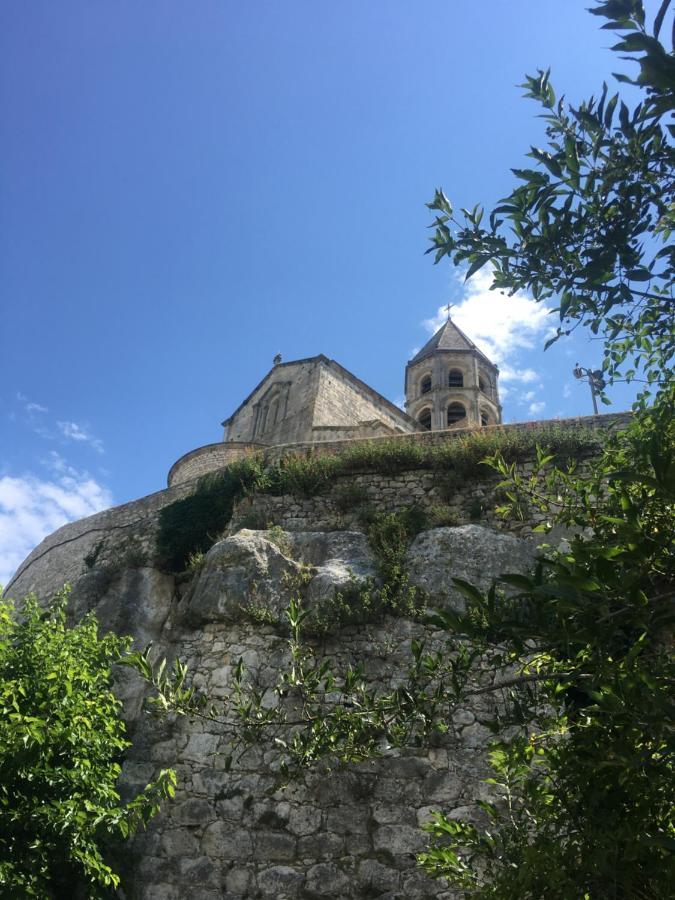La Garde Adhemar, L'Escalier Medieval מראה חיצוני תמונה