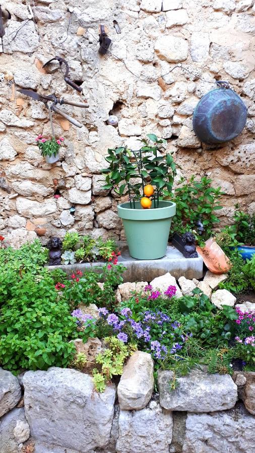 La Garde Adhemar, L'Escalier Medieval מראה חיצוני תמונה